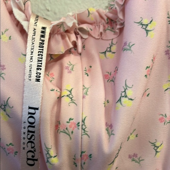 House of CB Lauren Floral Off-Shoulder Dress - Picture 6 of 9